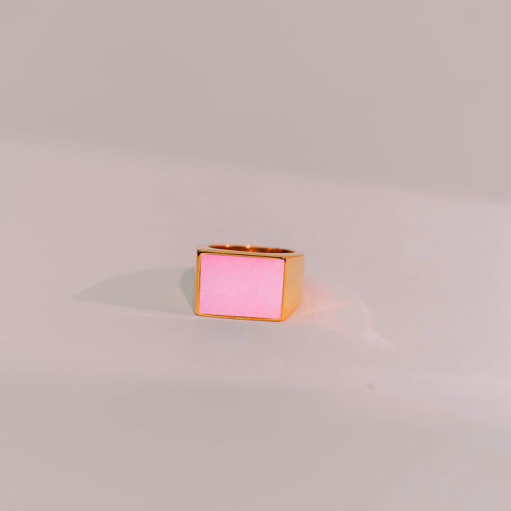 Flamingo Rose Stone Signet