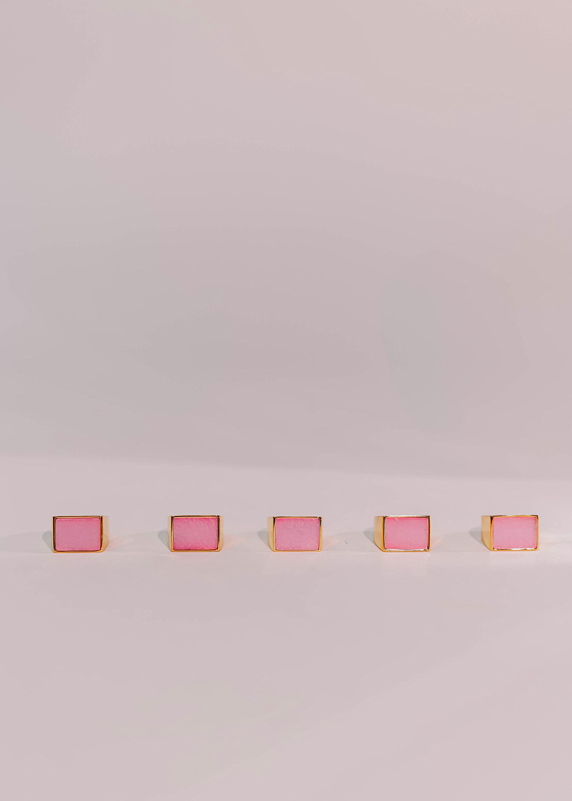 STONE SIGNET IN FLAMINGO